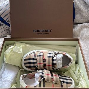 Burberry Strap Shoe (Archive Beige/White)